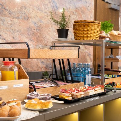 98083477-0c2a-4d42-9376-7d218c79ecb9